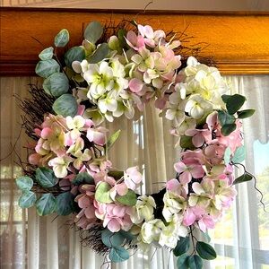 NWT Elegant Pink and White Floral 22” Wreath